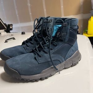 Nike Hi Top Boots
